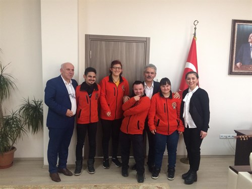 Engelsiz Kafe Çalışanları Kaymakamımız Sayın Yusuf Ziya ÇELİKKAYA’yı Ziyaret Etti